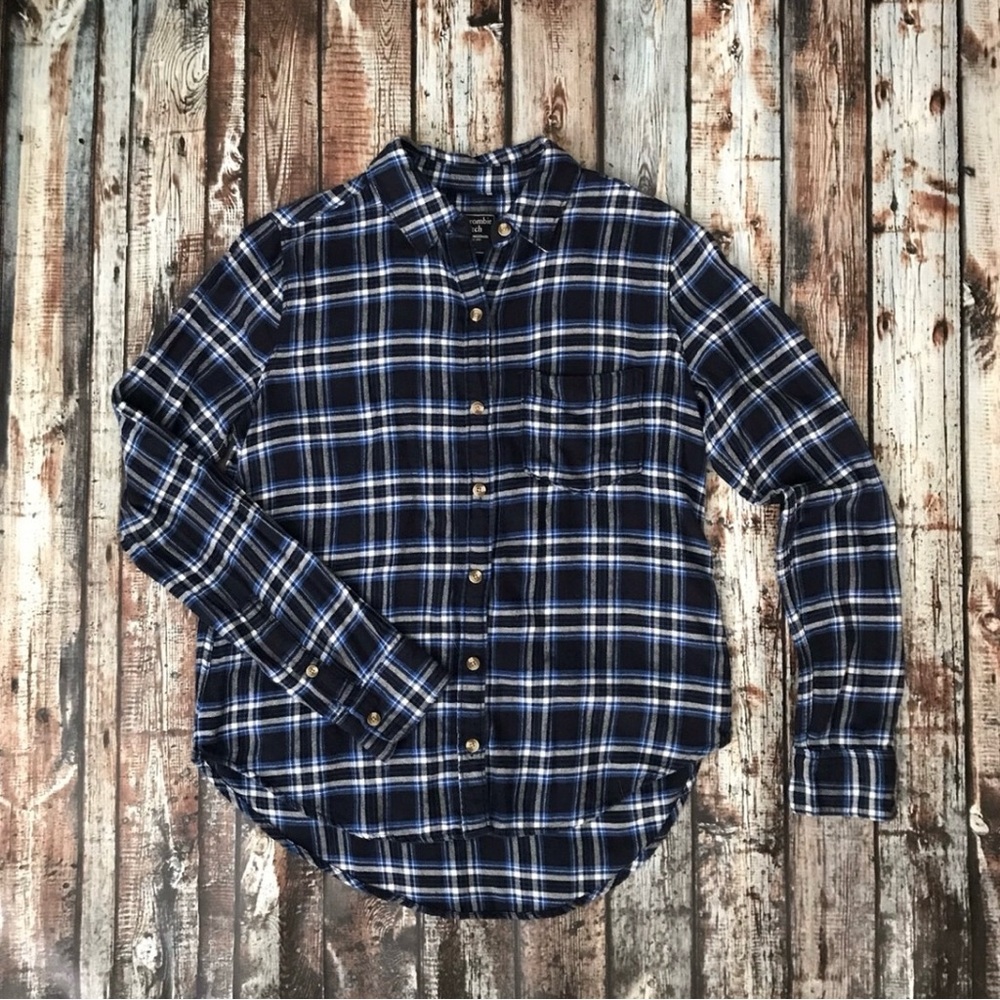 Abercrombie & Fitch Blue Plaid Flannel Button Down Top